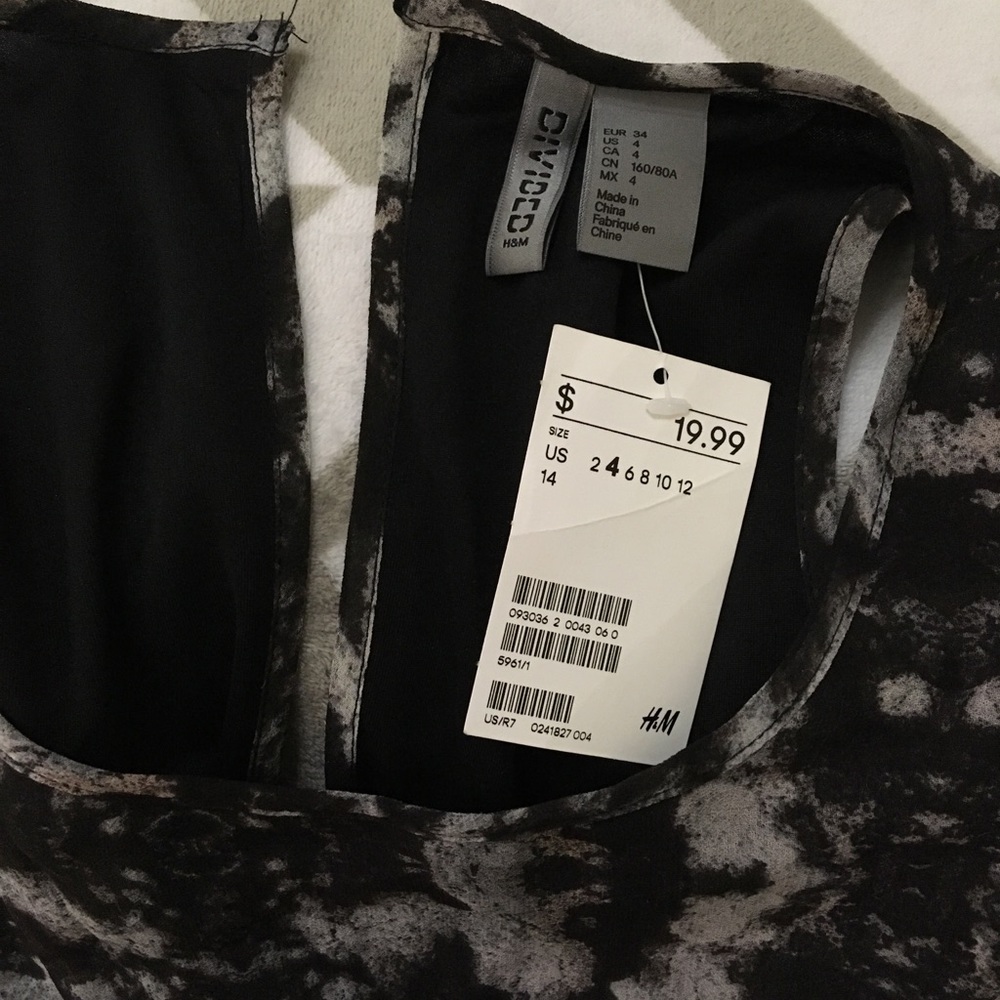 NWT H&M asymmetrical Flowy grunge style tank Sz 4 - Picture 5 of 5